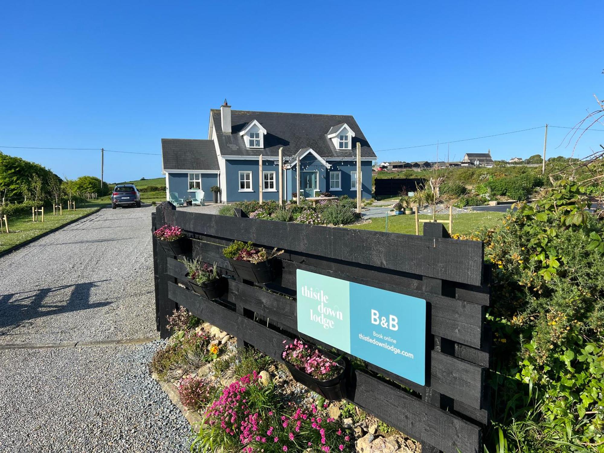 Thistledown Lodge Fethard on Sea Exterior photo