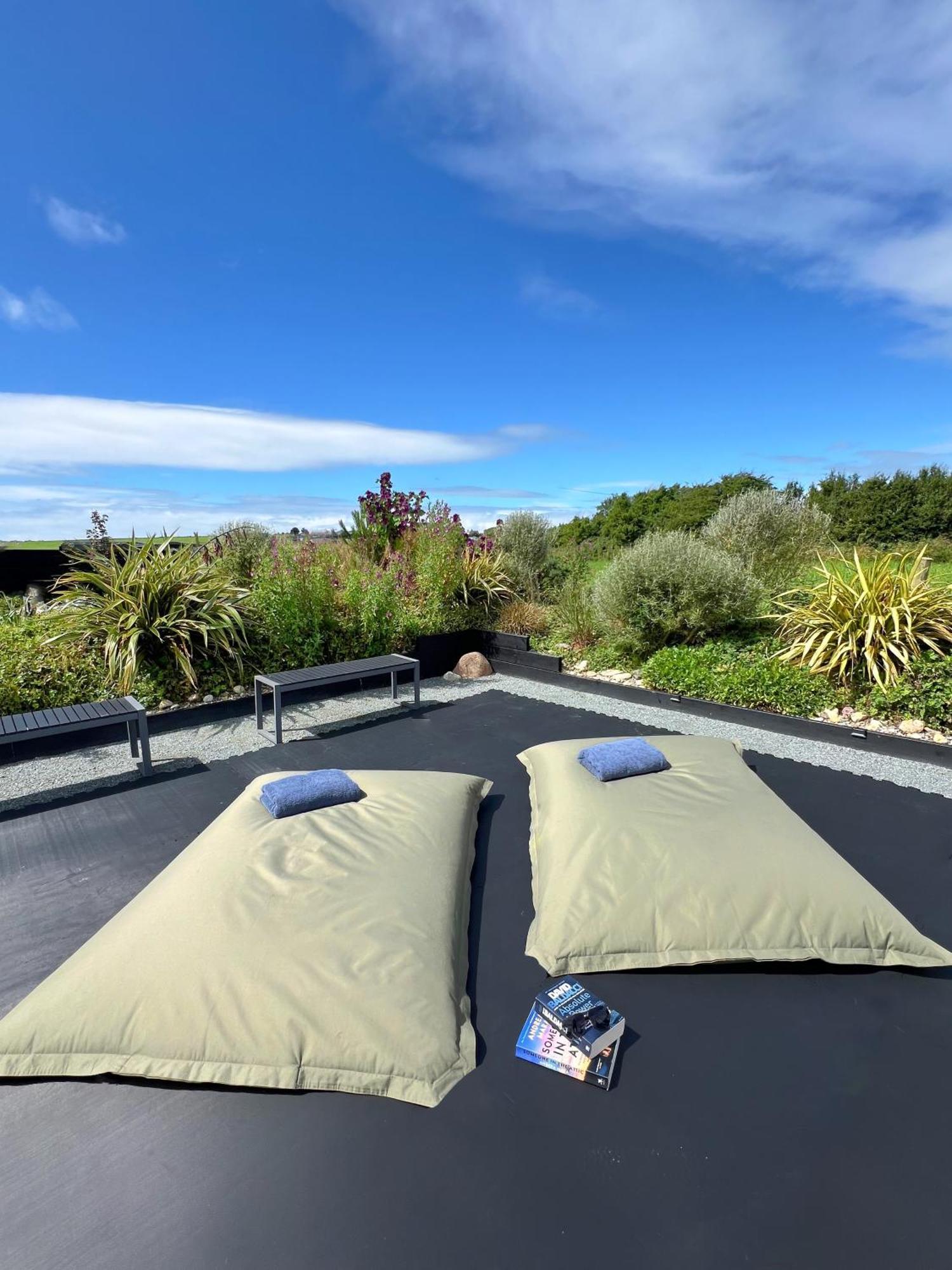 Thistledown Lodge Fethard on Sea Exterior photo